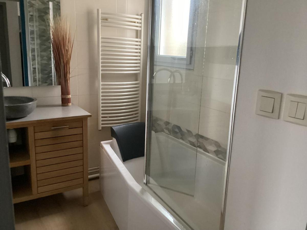 Joli Appartement 50 M2 Classe 3 Etoiles Avec Terrasse Et Jardin Ла-Рошель Экстерьер фото